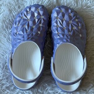 CROCS Shimmery Purple Iridescent Geometric Clog with White Footbed